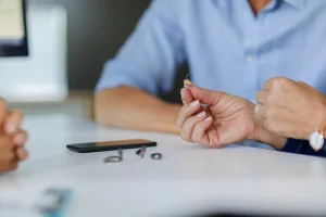 تاثیر برند بر قیمت نهایی سمعک